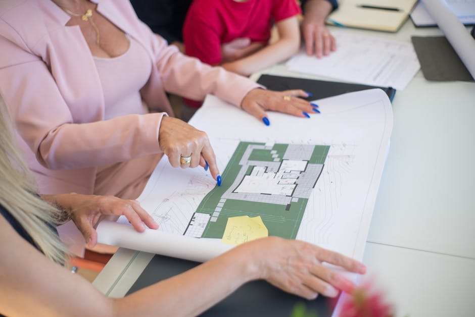 Handgezeichneter Zonenplan eines Permakultur-Hausgartens auf Papier